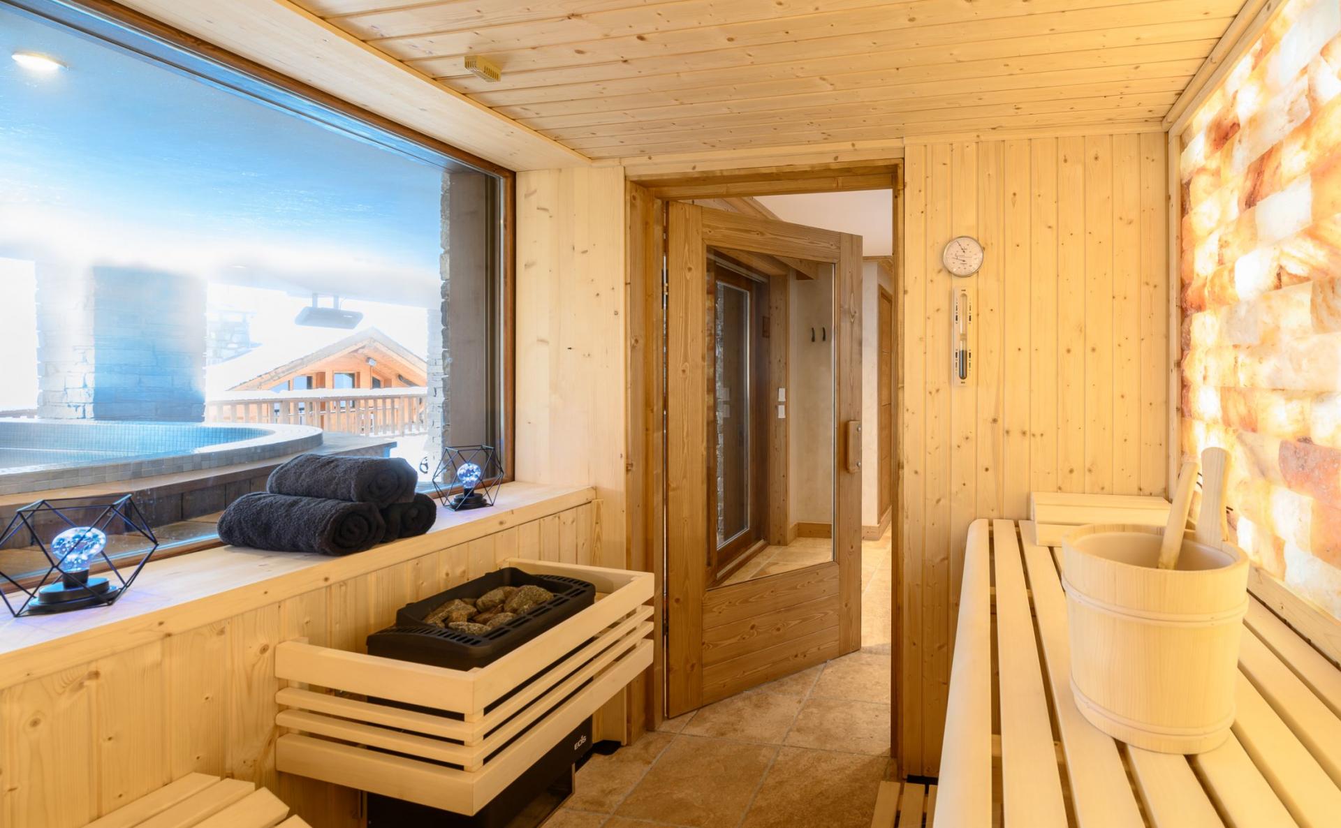 Pool and spa at Chalet Concordia